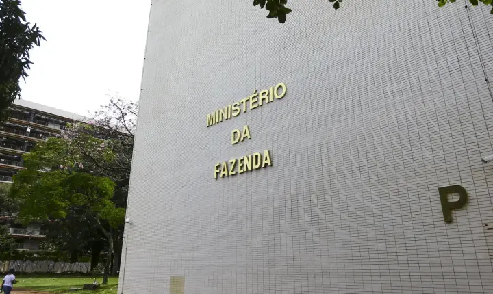 Governo reduz projeção do PIB para 2% em 2026 e 2,3% em 2027